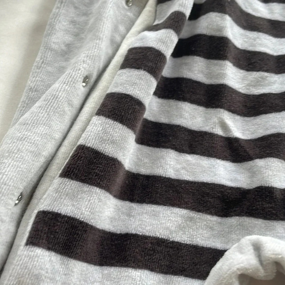 Penguin  Onesie - Picture 8 of 11